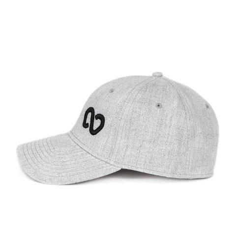 Sesja produktowa czapka z daszkiem