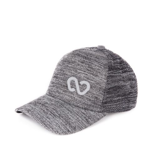 Sesja produktowa czapka z daszkiem